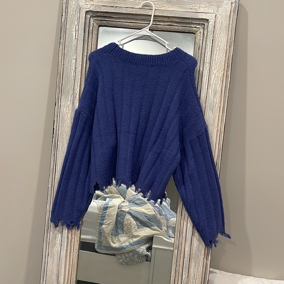 Cropped sweater - Picture 2 of 2